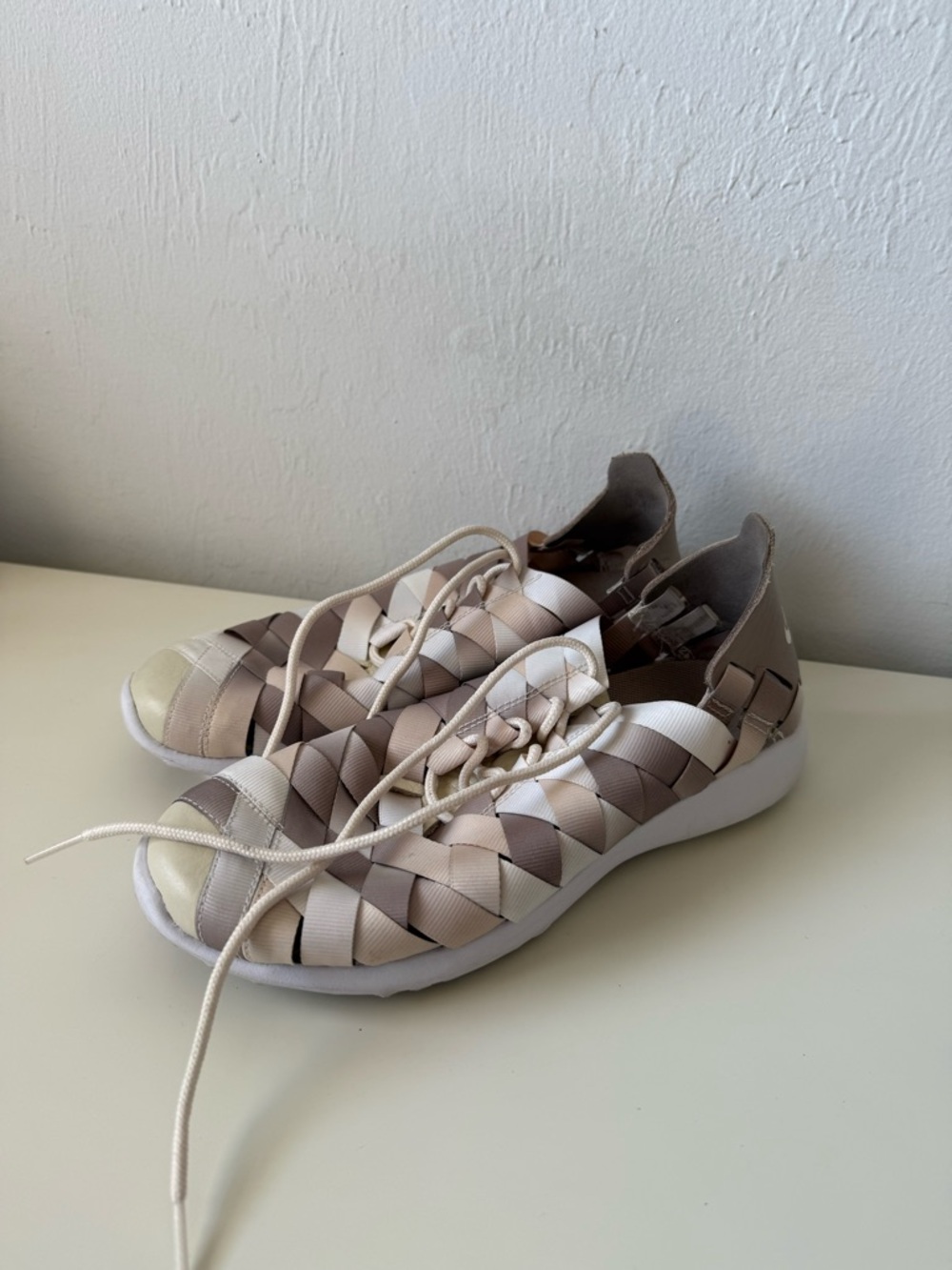 Nike Woven Women's Sneakers in Neutral Beige